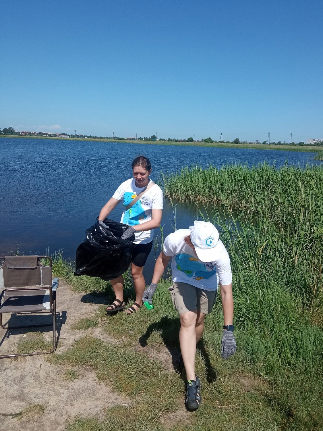Уборка береговых линий озёр Омской области