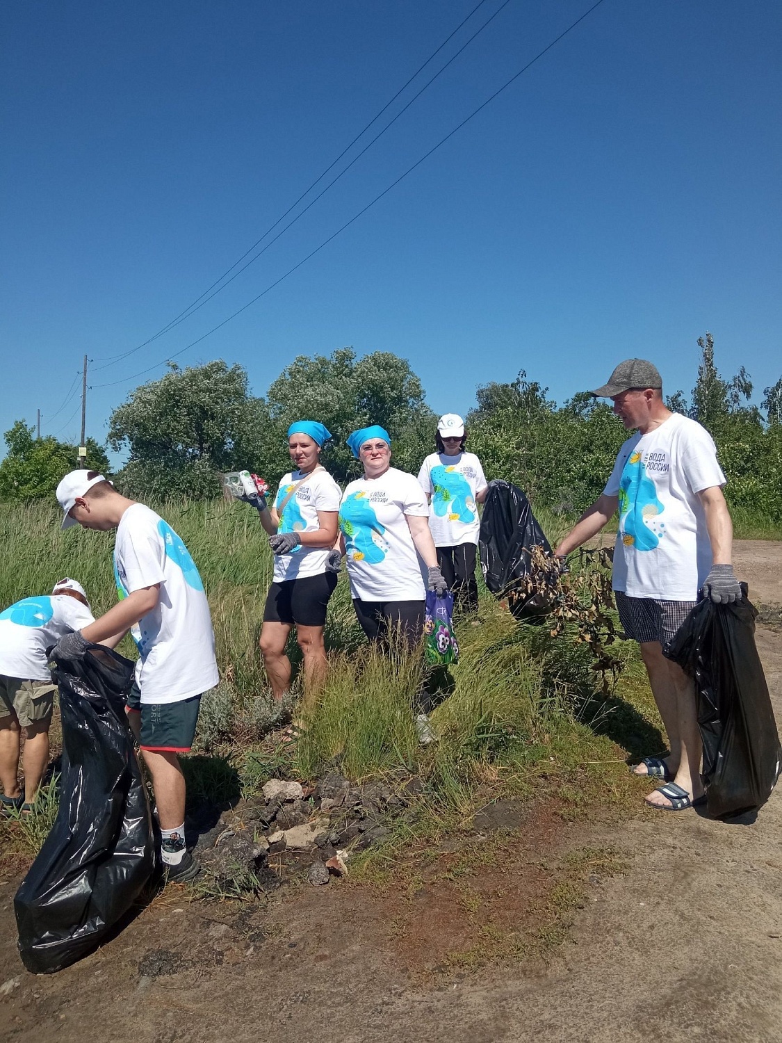 Уборка береговых линий озёр Омской области